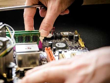Servis, poradenstvo laserových zariadení PULSAR Laser Potrebujete pomôcť alebo poradiť s našou laserovou technológiou?